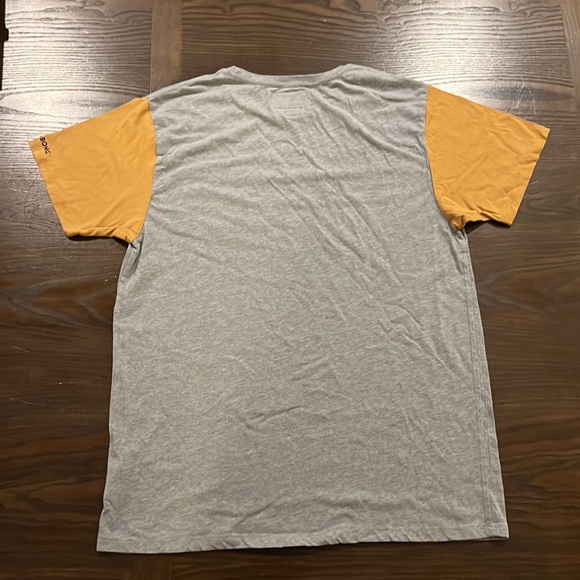 Billabong shirt - Picture 2 of 2